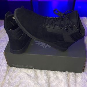 NWT MENS Timberland Sneaker Boot